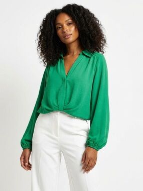 Women's Green V-Neck Long Sleeve Blouse